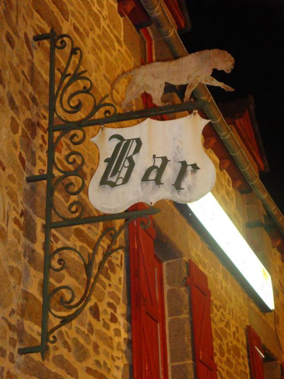 Auberge Du Chateau Châteauneuf-dʼIlle-et-Vilaine Bagian luar foto